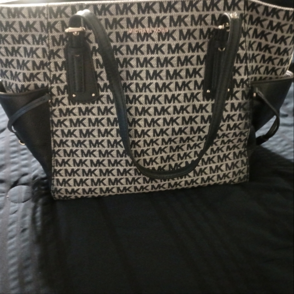 Authentic Michael Kors purse